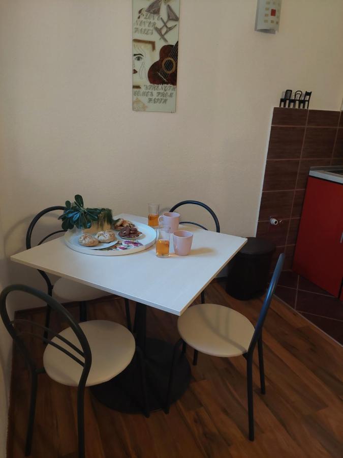 Apartments Toni - 斯拉诺 外观 照片